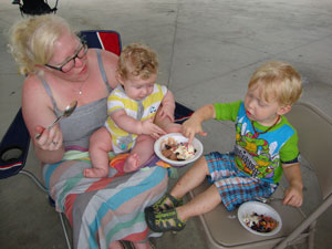 Best Fest 2015 mom and babies