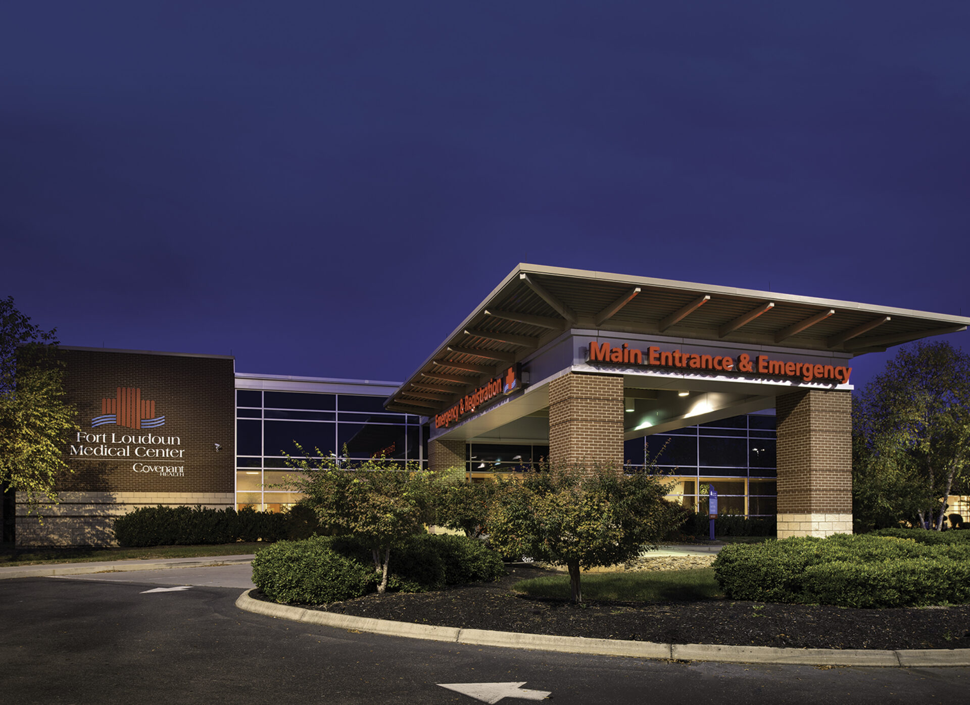 exterior shot at nighttime of Fort Loudoun Medical Center