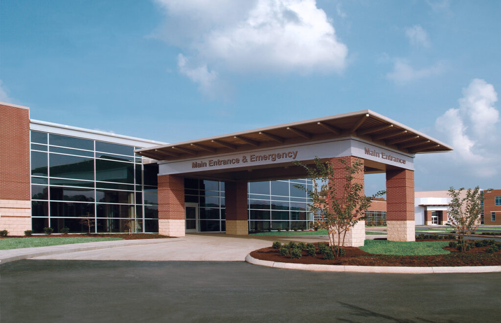 exterior shot of Fort Loudoun Medical Center