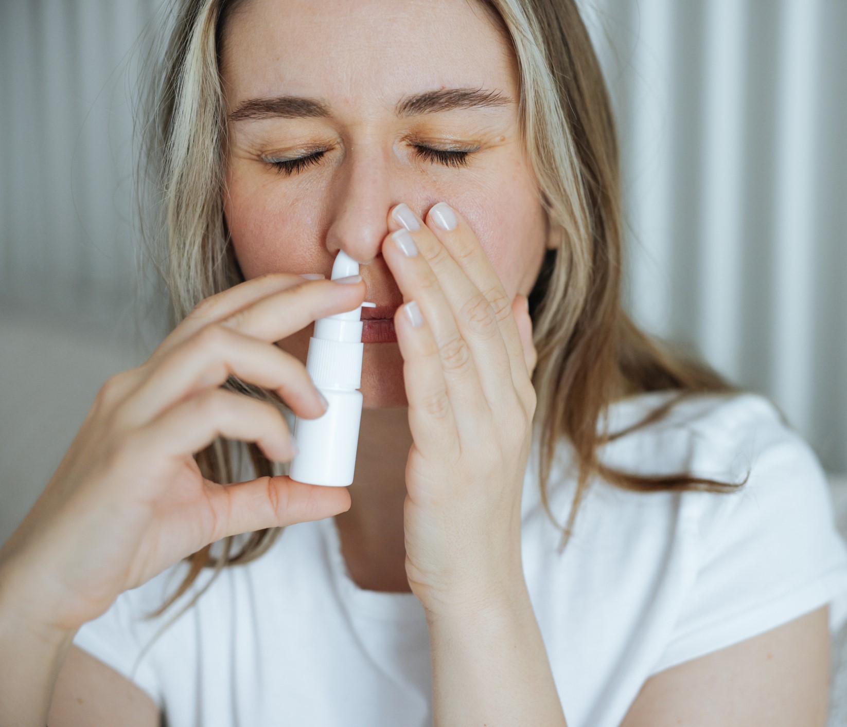How to use nasal spray discount